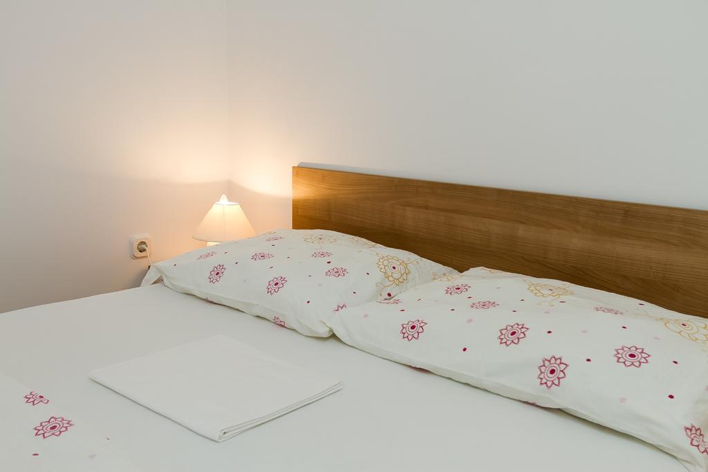 Apartments Vukelic Klenovica Pokoj fotografie