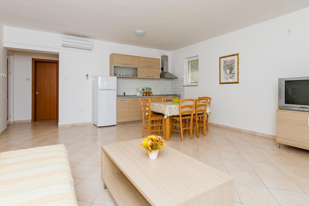 Apartments Vukelic Klenovica Pokoj fotografie